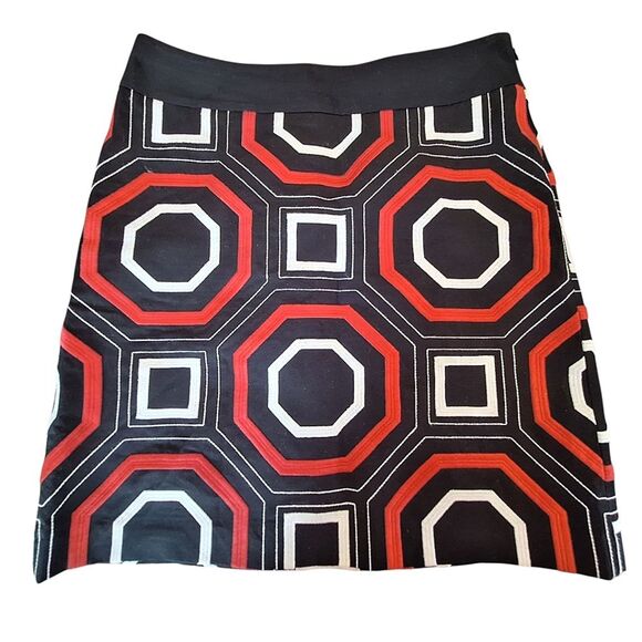 Ann Taylor Geometric Embroidered Pencil Skirt sz 10 Edgy Career Black Red White - Picture 2 of 12